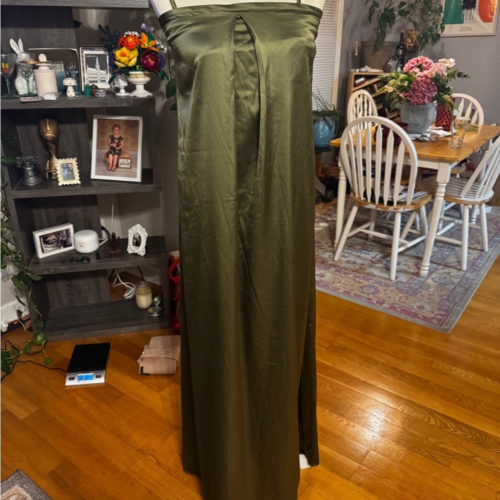 Lulu’s Elegant Olive Green Women's Sheath dress